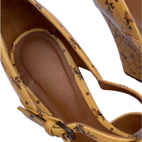Bottega Veneta 37 Woven Floral Leather Wedge Sandals - Picture 7 of 12
